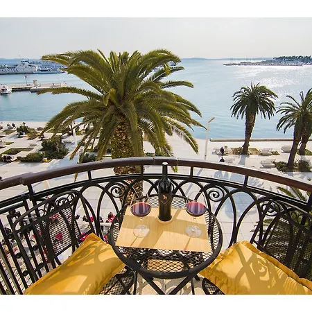 Riva Royal View Luxury Διαμέρισμα
